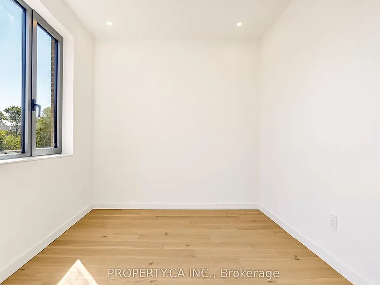 301 Keele St #4 — Photo 24