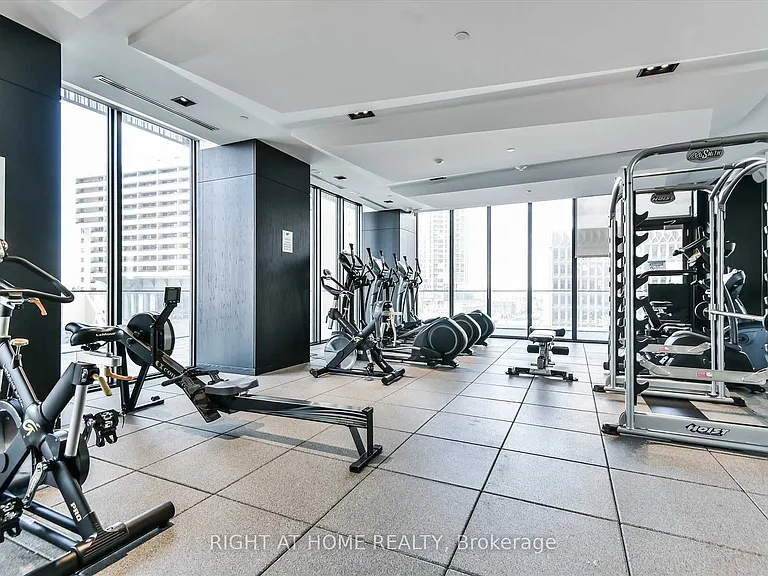 8 Eglinton Ave E #5001 — Photo 16