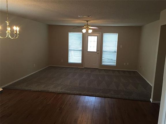 3rd image of 8140 Twin Oaks Trl