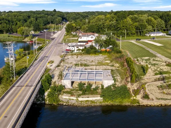 17000 Mahoning Ave, Lake Milton, OH 44429