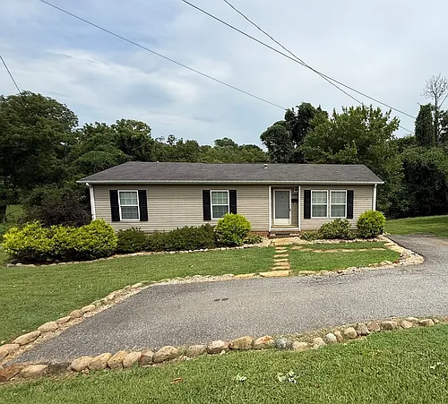 5806 Quaker Pkwy Photo 1