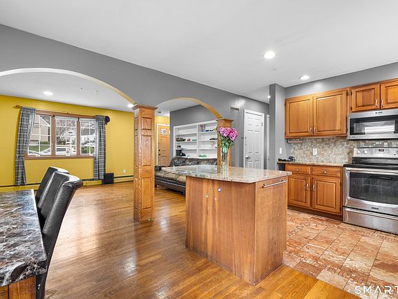 5th image of 104 Oakdale Street