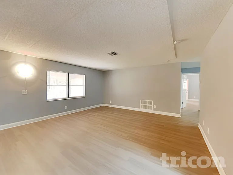 4905 Leprechaun Way — Photo 9