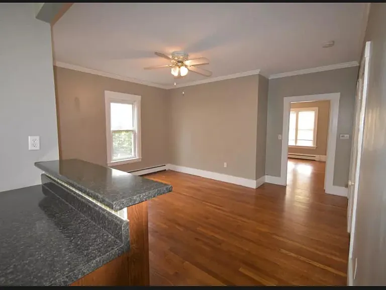 9 Oakland Ave #1E — Photo 5