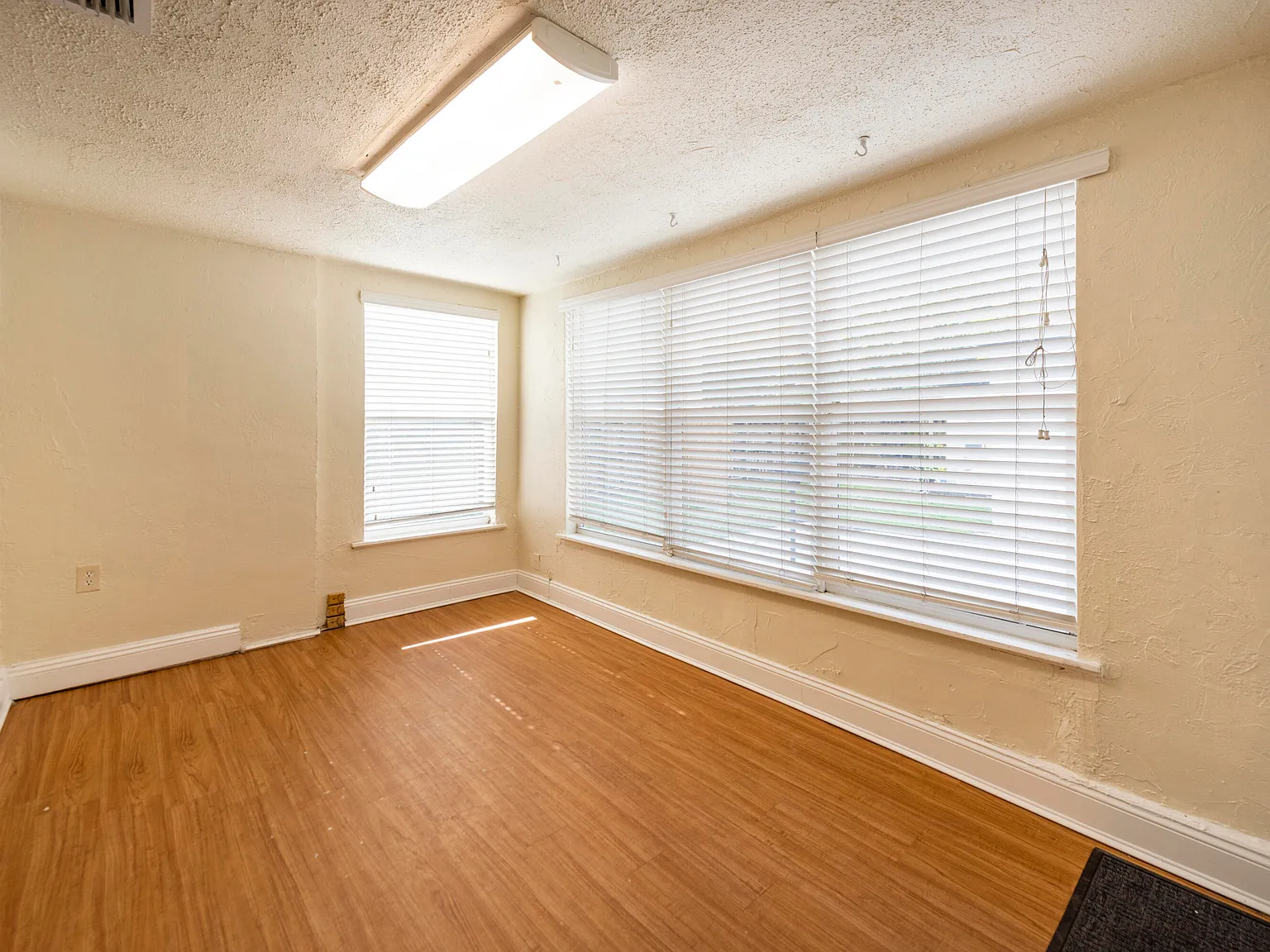 4 bed, 2.0 bath, 1722 sqft, $2,900 — Photo 4