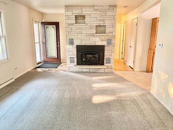 3rd image of 15 Arvey Ln