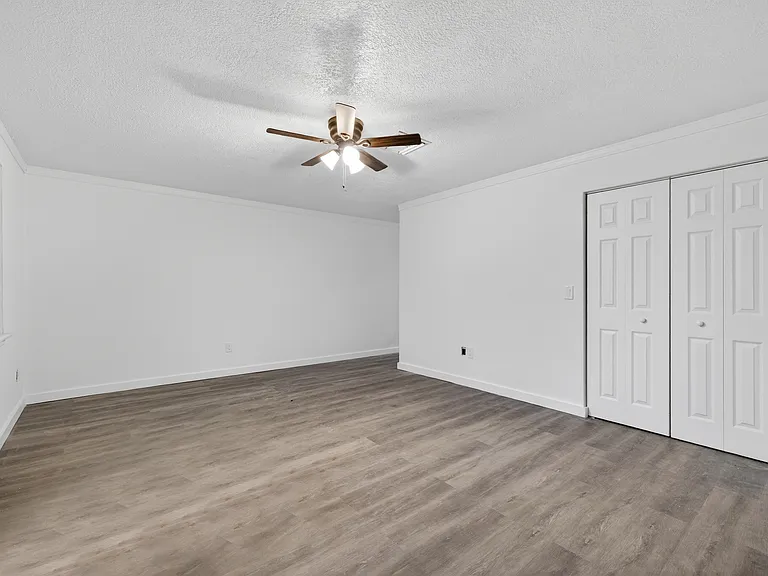 321 SE Blvd N #2 — Photo 12