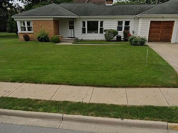 2nd image of 390 W Division St