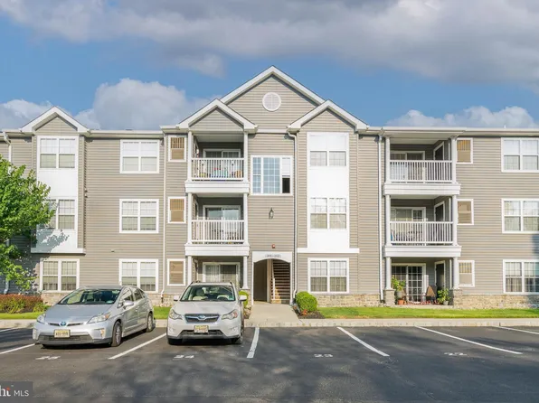 208 Lawrence Ln, Riverside, NJ 08075