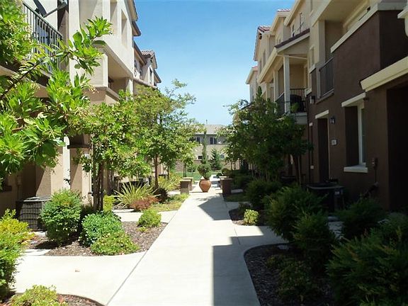 3rd image of 50 Regency Park Cir Unit 13107