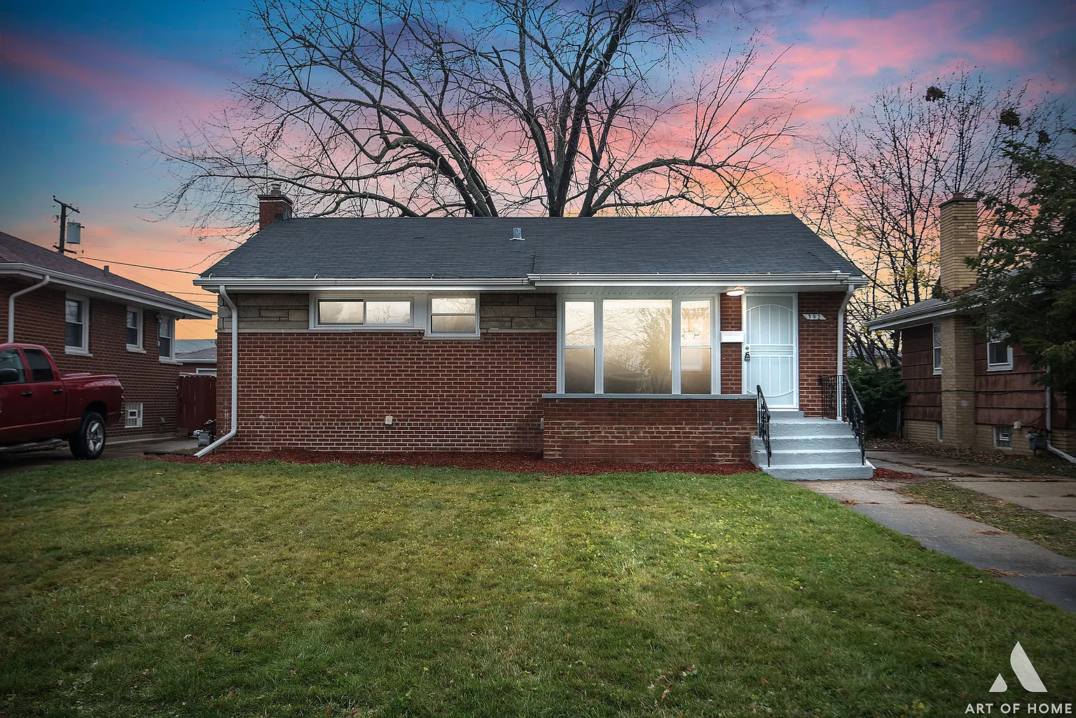 392 Clyde Ave photo 1