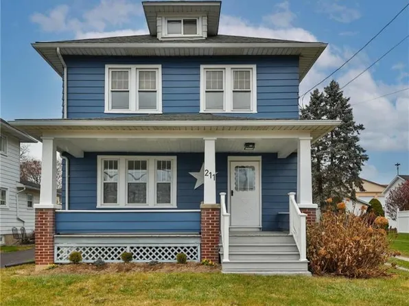211 E Lawn Rd, Nazareth, PA 18064