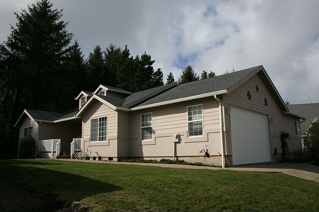 Single Level and close to golf course