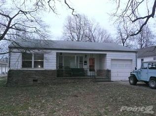 2538 N Howard Ave, Springfield, MO 65803