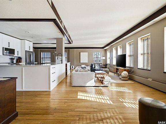 3rd image of UNIT 500-2020 11TH AVENUE