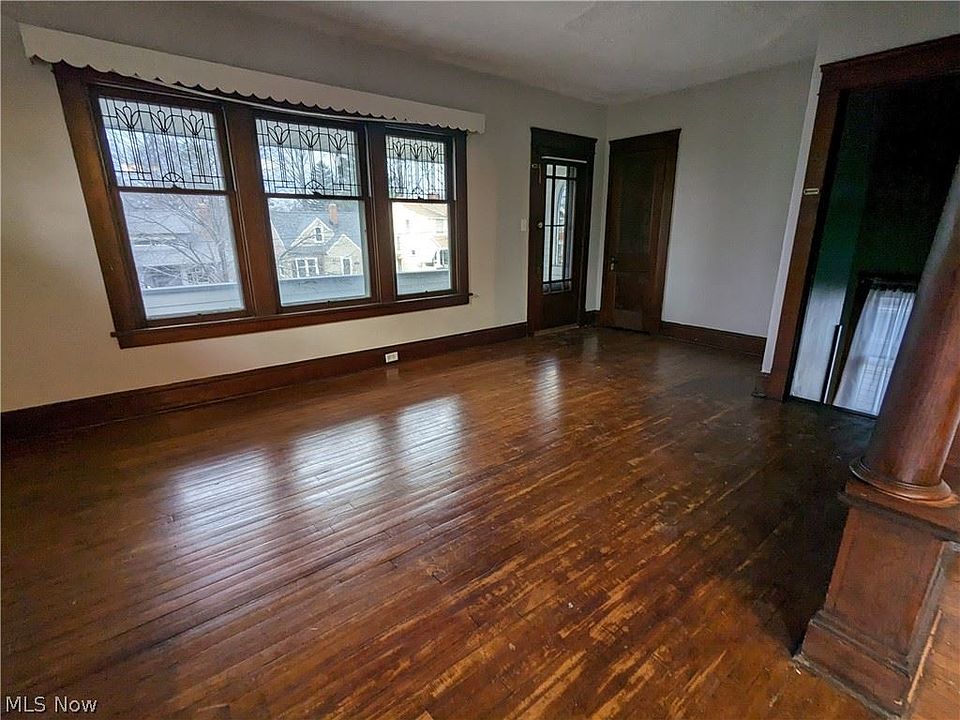 1st image of 2921 Portman Ave