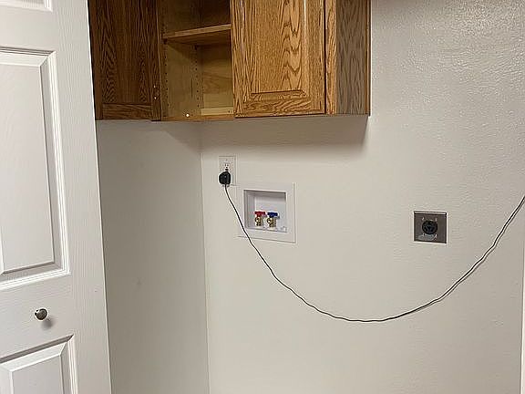 Area for washer and dryer 