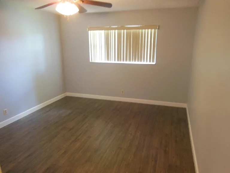 105 Lake Helen Dr — Photo 9