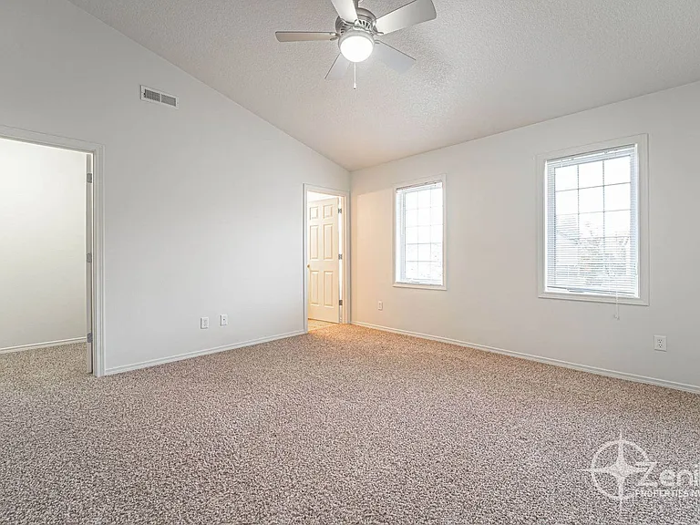 5242 N St — Photo 21