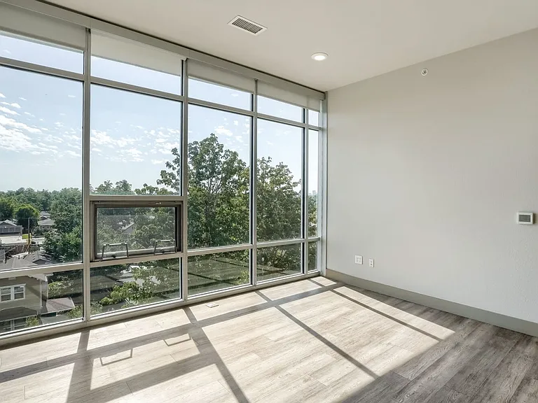 4923 King St — Photo 147