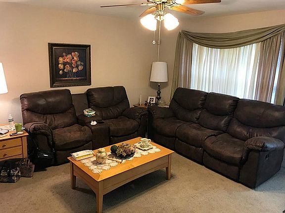 4th image of 201 W Riverwood Dr