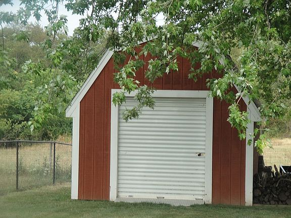 5th image of 3076 N County Road 450 E