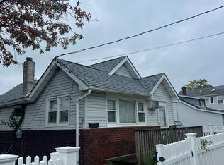 301 Shoreland Cir, Laurence Harbor, NJ