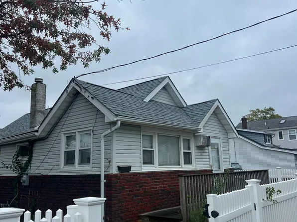 301 Shoreland Cir, Laurence Harbor, NJ 08879