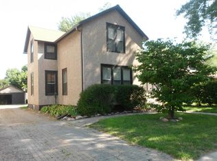 412 E 3rd Ave, Mitchell, SD 57301