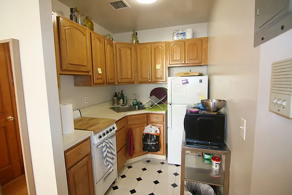 Rented by America Mecca Realty LLC | media 23