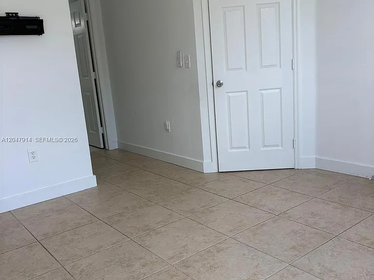 2080 Greenview Shores Blvd #410 — Photo 13