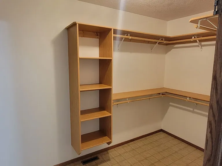 5006 S Baneberry Ave — Photo 7