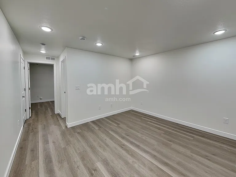 1284 W Mahogany St — Photo 20