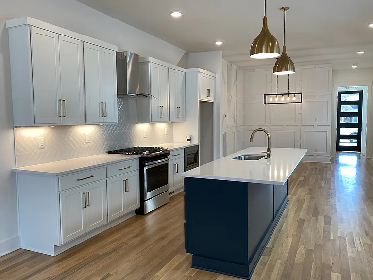 902B Knox Ave — Photo 5