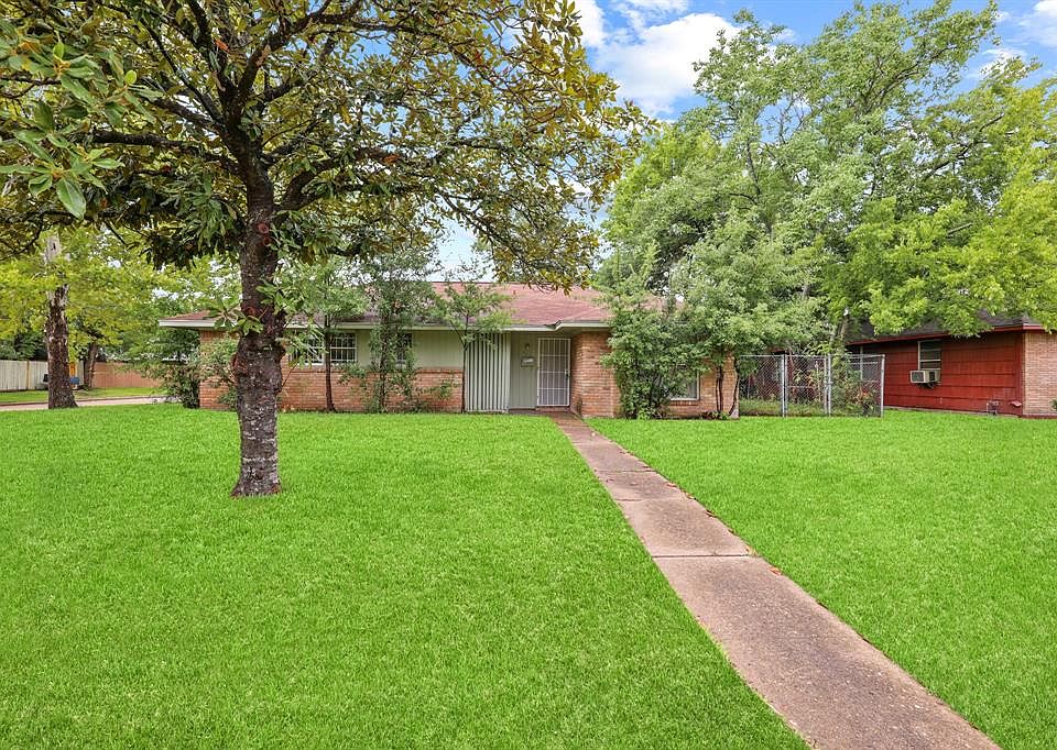 1st image of 4203 Wuthering Heights Drive