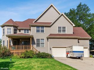 6N734 Pine St, Bensenville, IL 60106