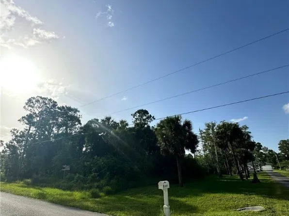 20 Avenue NE, Naples, FL 34120