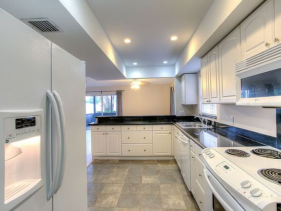 5th image of 19117 E Lake Dr