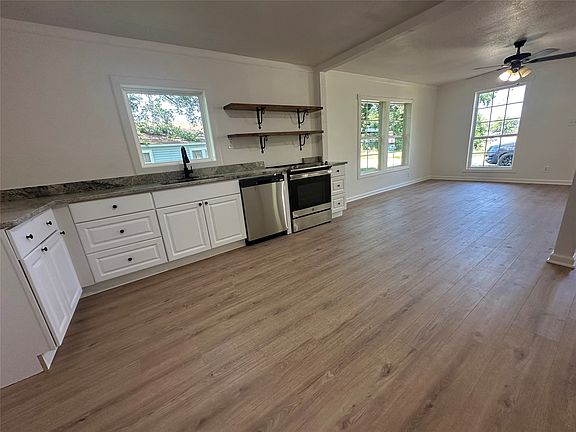 4th image of 1007 N Lane St
