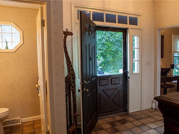 5th image of 4588 Cascades Dr