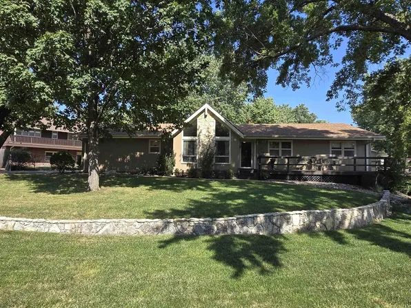 411 NE 16th St, Abilene, KS 67410