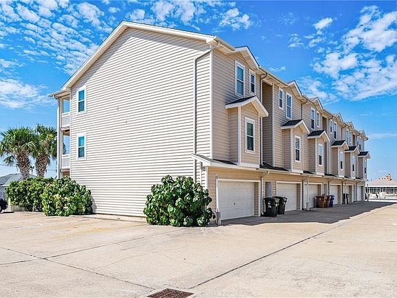 2nd image of 14202 Encantada Ave APT 106
