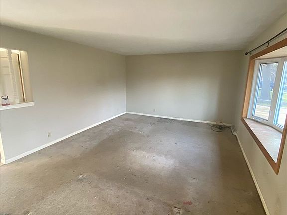 2nd image of 9741 Gentian Dr