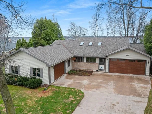 W4891 Birchwood Dr, Shawano, WI 54166