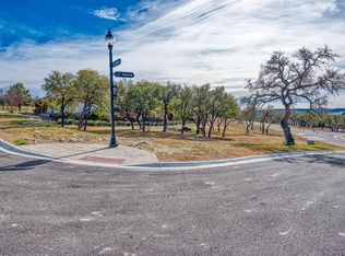 2104 Valencia Dr N, Kerrville, TX 78028