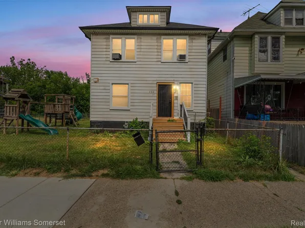 220 W Buena Vista St, Highland Park, MI 48203