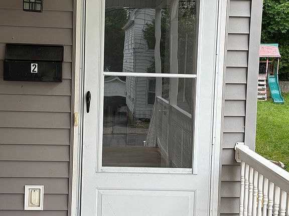 2nd image of 254 Saratoga Ave