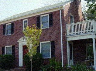 905 N Edgewood St, Arlington, VA 22201