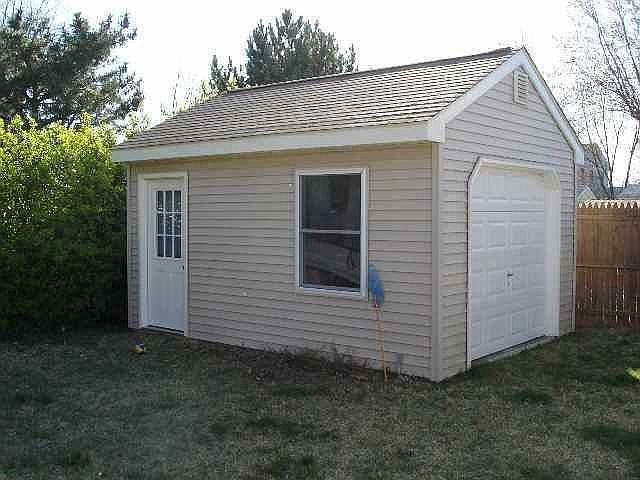 2nd image of 128 Iowa Ave