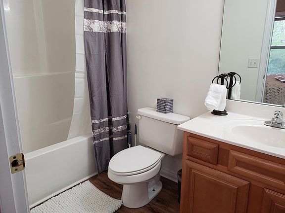 5th image of 74 Jamestown Ct APT 102